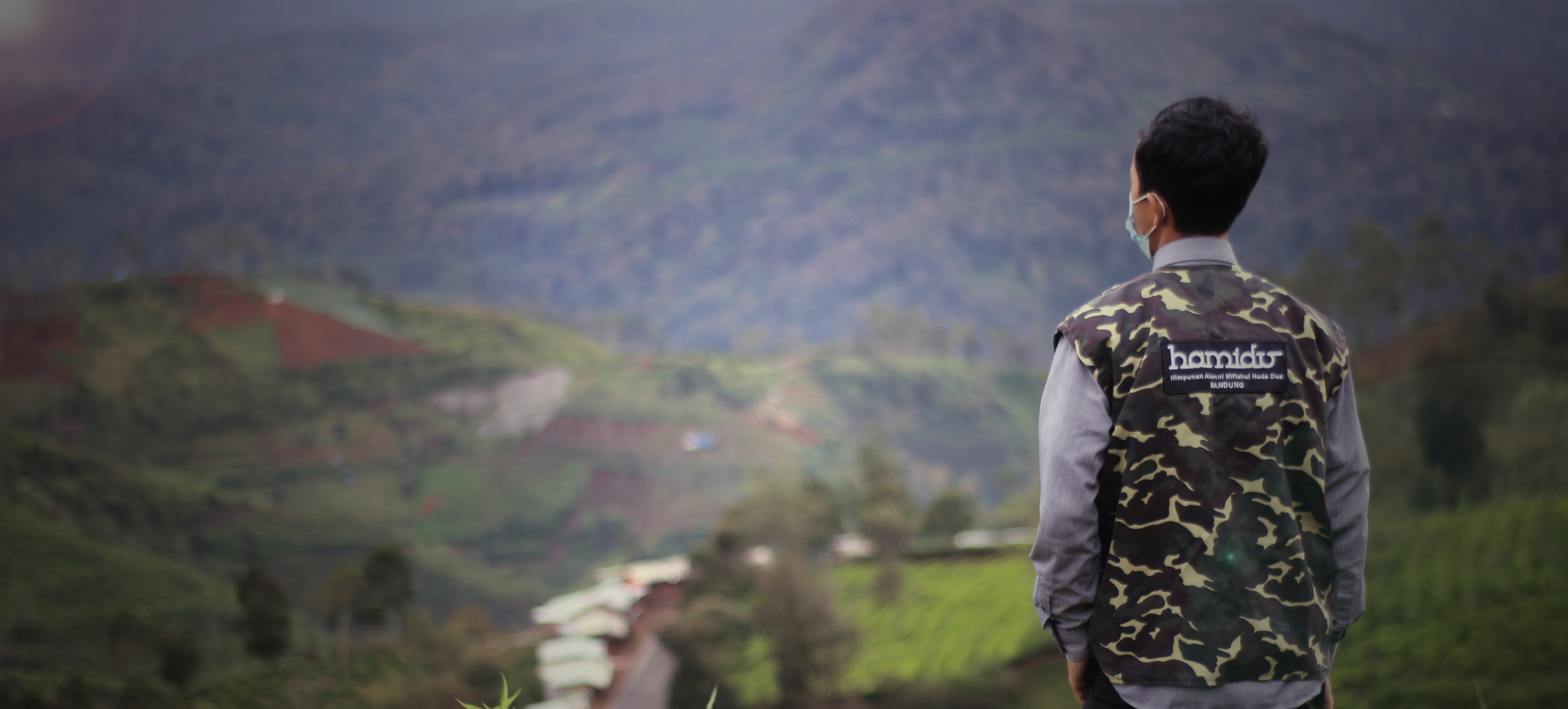 sampul dengan background alam